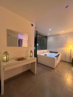 Appart&Spa République - Dijon - 9