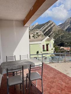 Old Town Bar Apartments - 9