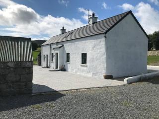 Mournes Family Cottage with Hot Tub - Hilltown - 0
