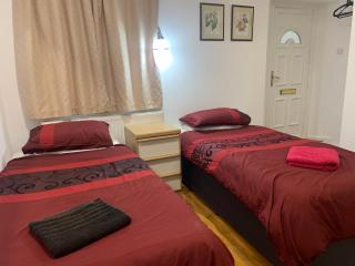 The Dharma Lodge - Enfield - 3