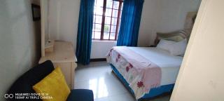 Sthembile's guest house - 8