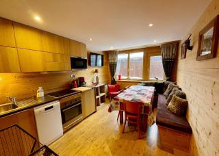 FACE VILLAGE ENFANTS, 3 CHAMBRES, EN CENTRE - 1
