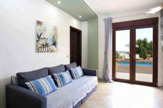 Sofia's Sunny Home + Private Pool + Gym - Prasás - 2