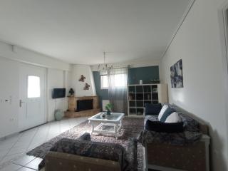 Flat with garden near sea, port and airport - Artemida - 5