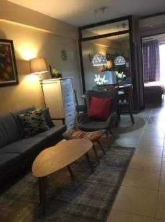 FULLY FURNISHED 2 BEDROOM next to SM FAIRVIEW and TERRACES QC by The Redwoods - 7