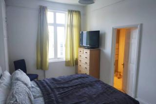 Huge 5 bed Grade II listed home in heart of town - 1