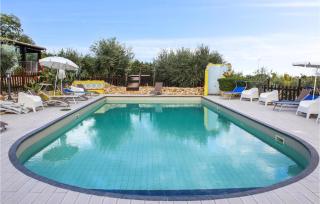 Amazing Home In San Giovanni - 2