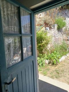 L'atelier-chambrette dans le jardin avec salle de bains, sans cuisine - Trôo - 3