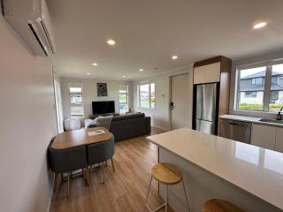 Cosy Self Contained 2 Bedroom Townhouse - Hamilton - 8