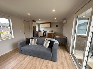 Cosy Self Contained 2 Bedroom Townhouse - Hamilton - 9