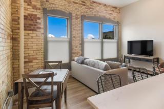 Golden Lofts Unit 2 Downtown Traverse City 1bd 1ba - Traverse City - 4