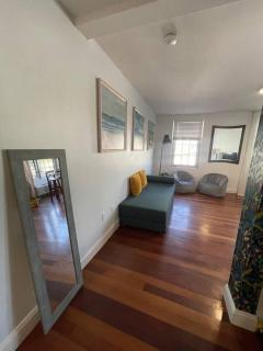 Bright Corner 1 bedroom, 2 blocks to Beach, w/Pool - 7