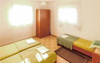 Stunning Apartment In Karin Gornji - 1