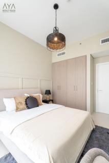 Elegant Luxury Apartment with Stunning Lake Views in Dubai Creek Harbour By ĀYA Boutique - 5