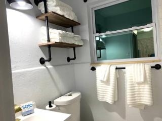Pineapple Shores Retro Inn 5 - Daytona Beach - 0