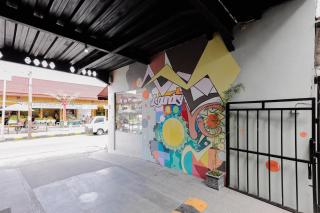 RedDoorz near Alun Alun Madiun - 5