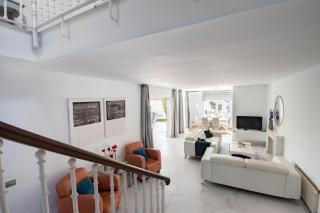Villa encantadora junto a la playa en Los Monteros con seguridad 24 horas - Marbella - 1