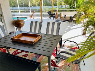 Spacious 5BR Private Home, Private Pool & Salt Water Spa, Minutes from Beaches - Bradenton - 1