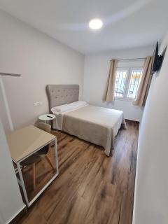 Hostal Santa Ana - Huelva - 8
