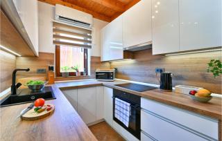 2 Bedroom Nice Home In Sisak - Sisak - 4