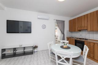 Apartment in Supetar with terrace, air conditioning, W-LAN 3553-4 - Supetar (San Pietro di Brazza) - 9