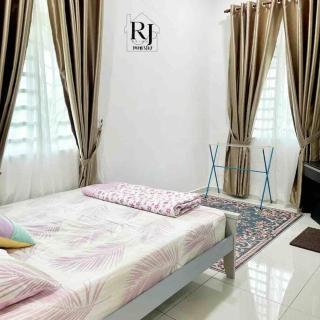 RJ Prima (UMT, UniSZA, Spacious, Beach + Netflix) - 3