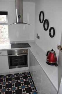 Seaside 3 Bed Killybegs Property on Main Street - Killybegs - 3