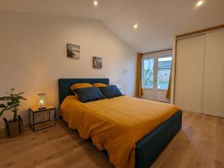Maison charentaise avec piscine chauffée, jardin privé et proche commerces, idéale pour couples - FR-1-653-228 - - 9