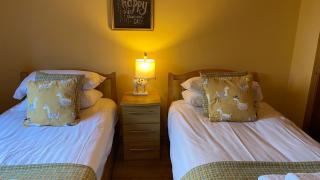 Kingfisher Lodge with Hot Tub - 5