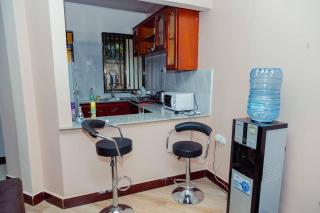 2 Bed Apartment Sleeps 4 - Garden Wifi Parking - 5