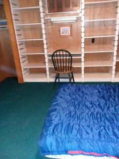 Queen Room - Huntington - 9