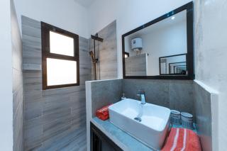 ChezBabo Wellness Hotel - Ngaparou - 1