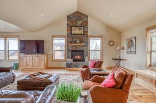 High Desert and Cascade Views - Meredith Lodging - 7