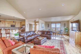 High Desert and Cascade Views - Meredith Lodging - Redmond - 2