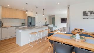 Hosts on the Coast Kick Back on Kupe - Whitianga - 3