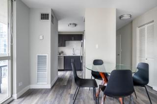 Gold Coast 2BR w Gym Lounge Pool nr Mag Mile CHI-231 - Chicago - 6