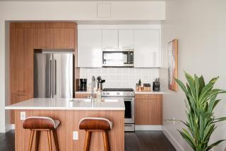 Modern Allure Lifestyle - City View - Zuni Lofts - Denver - 3