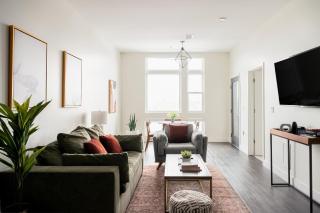 Modern Allure Lifestyle - City View - Zuni Lofts - Denver - 8
