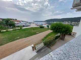 Apartments by the sea Supetarska Draga - Donja, Rab - 20773 - 5