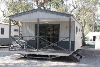 Torrumbarry Weir Holiday Park - - 9