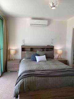 Views on Hughes - Port Moonta - 3