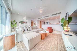 Distinguished 3BR with Assistants Room at Harbour Views Tower 1 By Deluxe Holiday Homes - 2