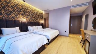 StarLight Hotel - Tirana - 7