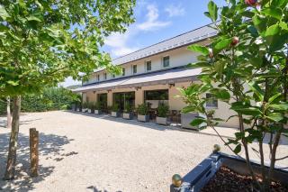 La Maison - - 0