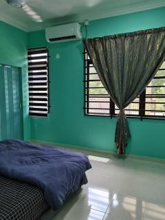 Makmur Homestay Marang - 2