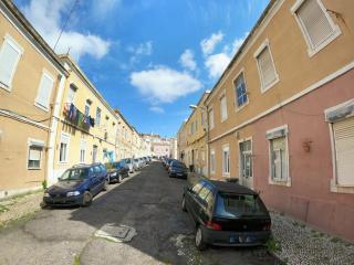 Lisbon T2 apartment in typical villa in Sapadores Lisbon - 8