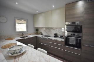 VillaVita Modern 3BR,Garden & BBQ, Walk to Beach - 4