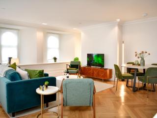 Beautiful 2 Bed Apartment with Parking in the Bay - Pass the Keys - 7