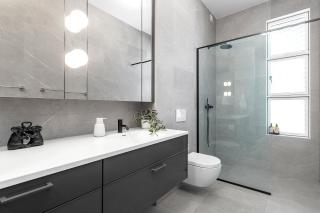 Modern Downtown Apartment - Harbour View - 1