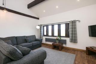 NEW BARN CONVERSION WITH PRIVATE HOT TUB - Halifax - 4